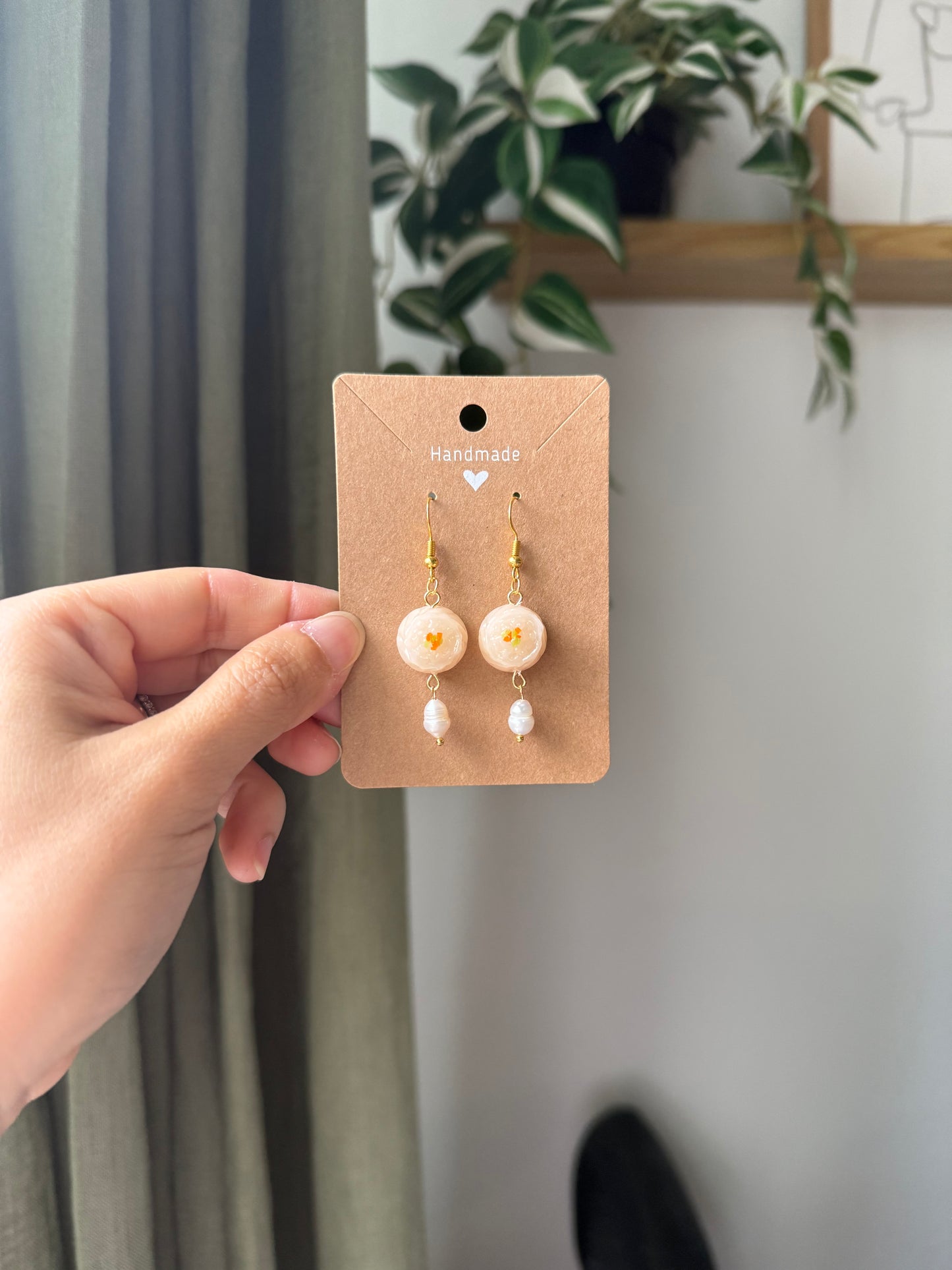 Sui Mai Freshwater Pearl Drop Earrings | Gold Plated