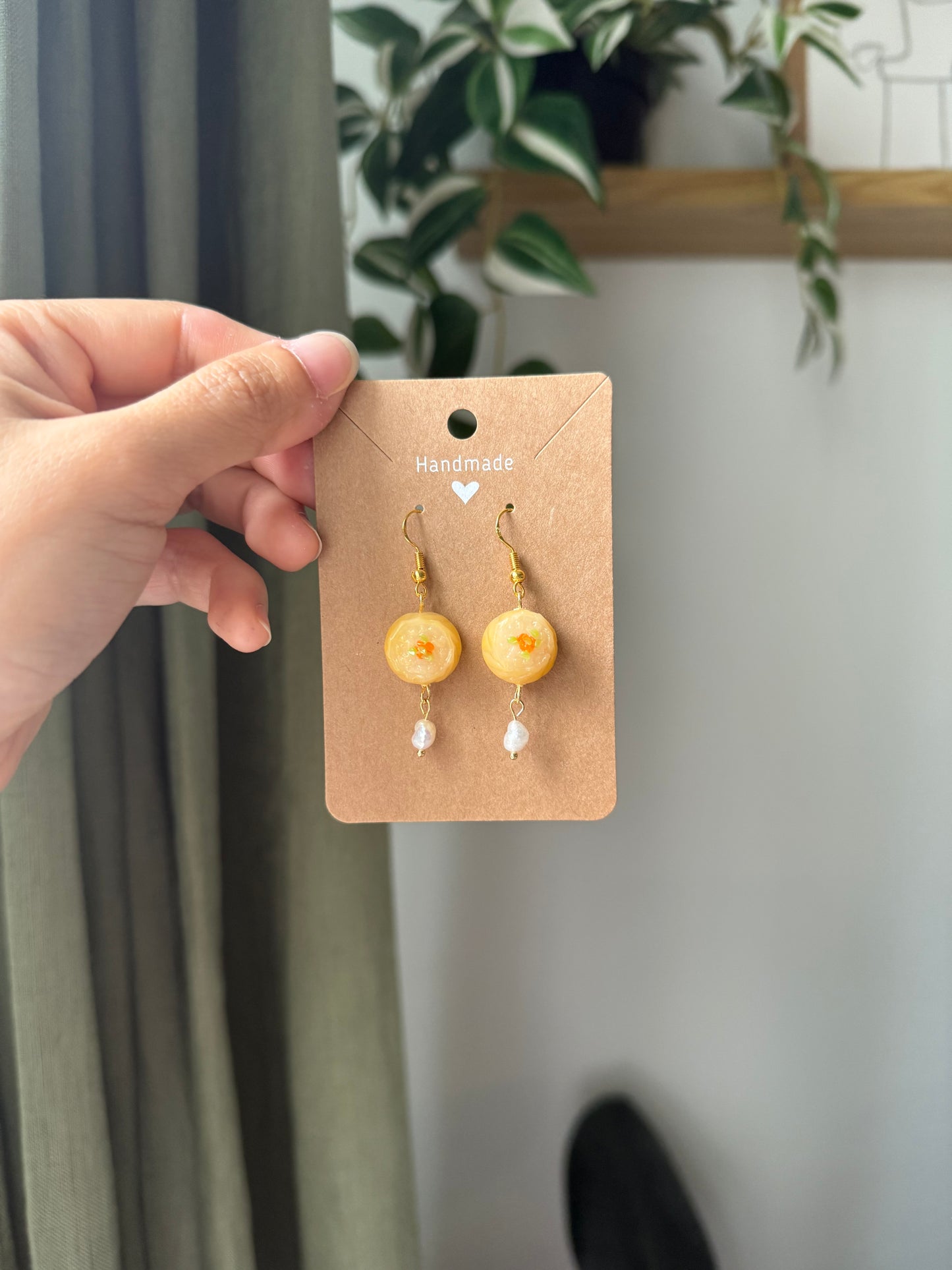 Sui Mai Freshwater Pearl Drop Earrings | Gold Plated