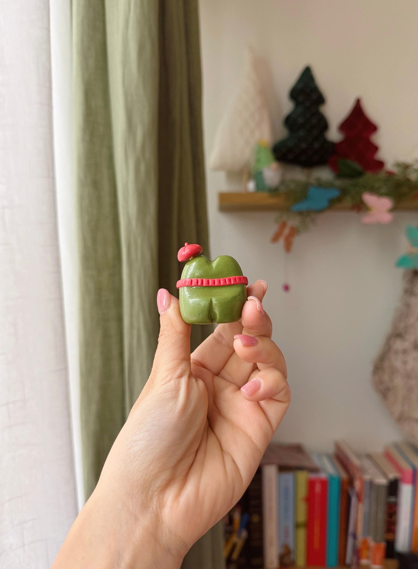 Mr. Pimiento The Frog | Desk Friend | Spinner